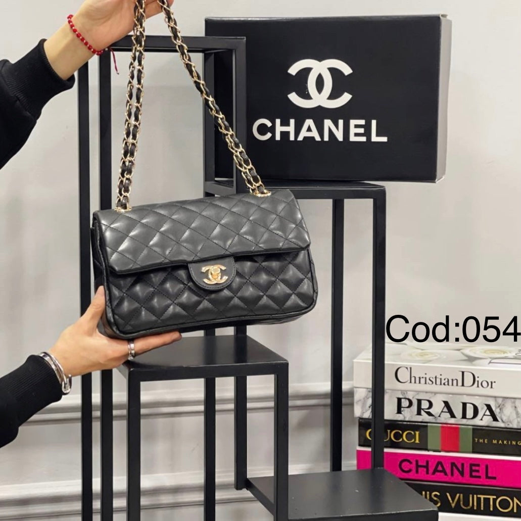 Chanel classic flap black