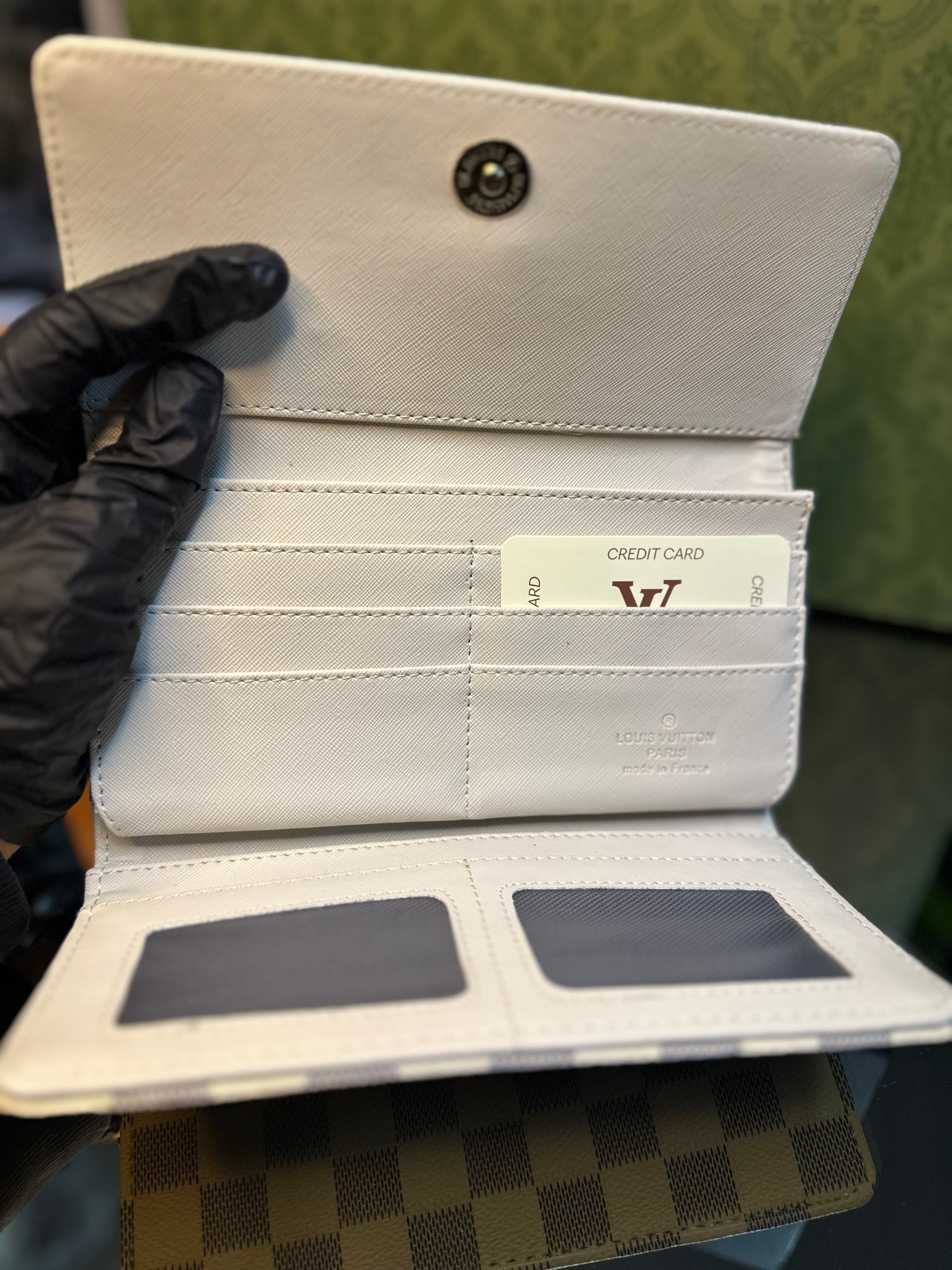 LV