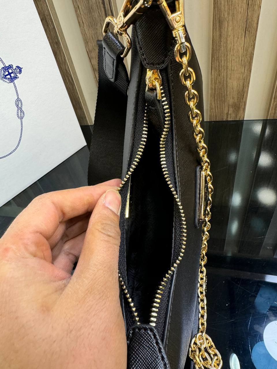 Prada re-edition 2005 saffiano