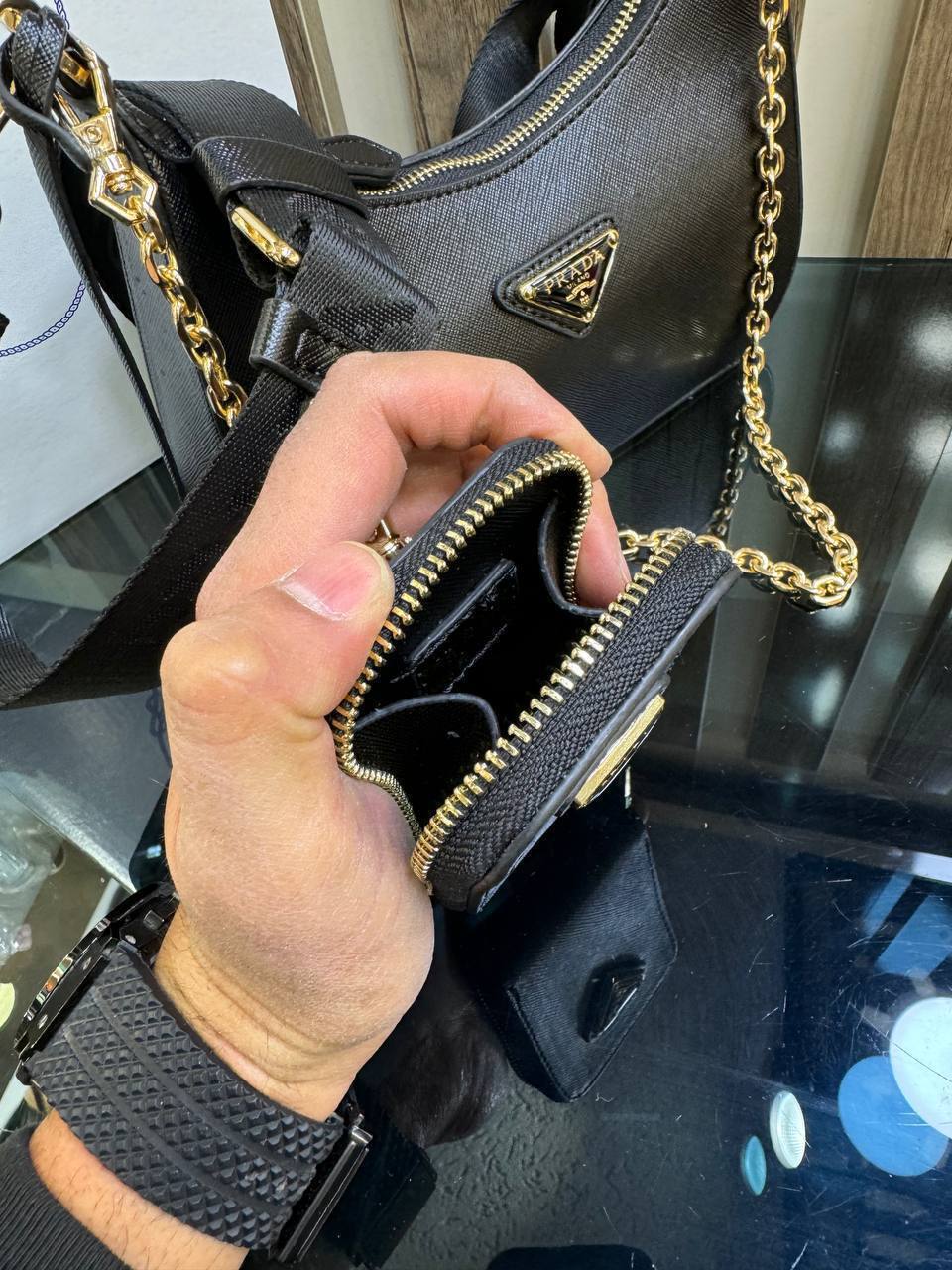 Prada re-edition 2005 saffiano