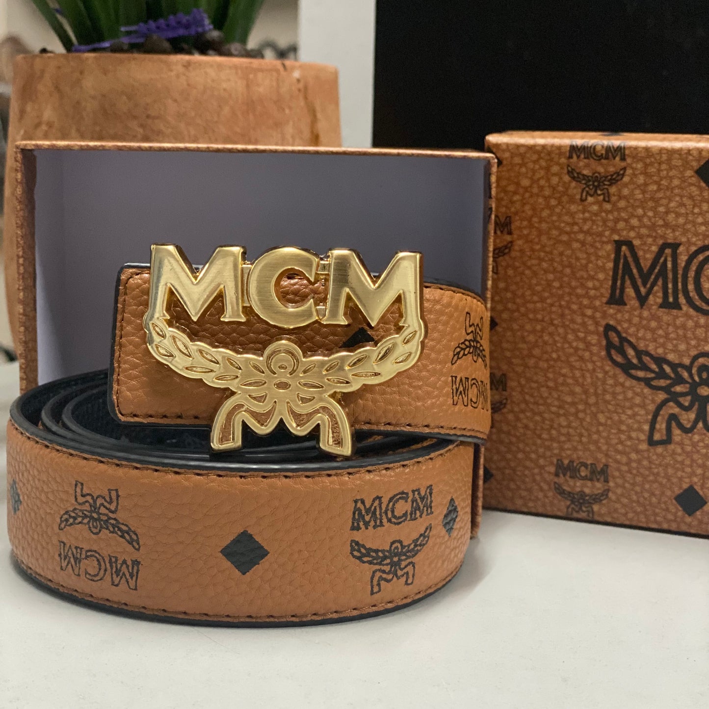 MCM Ζώνη δερμάτινη Διπλής όψεως Τάμπα και μαύρο