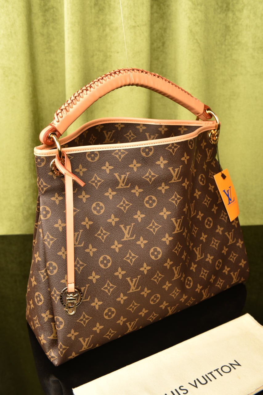 LV ARTSY MM