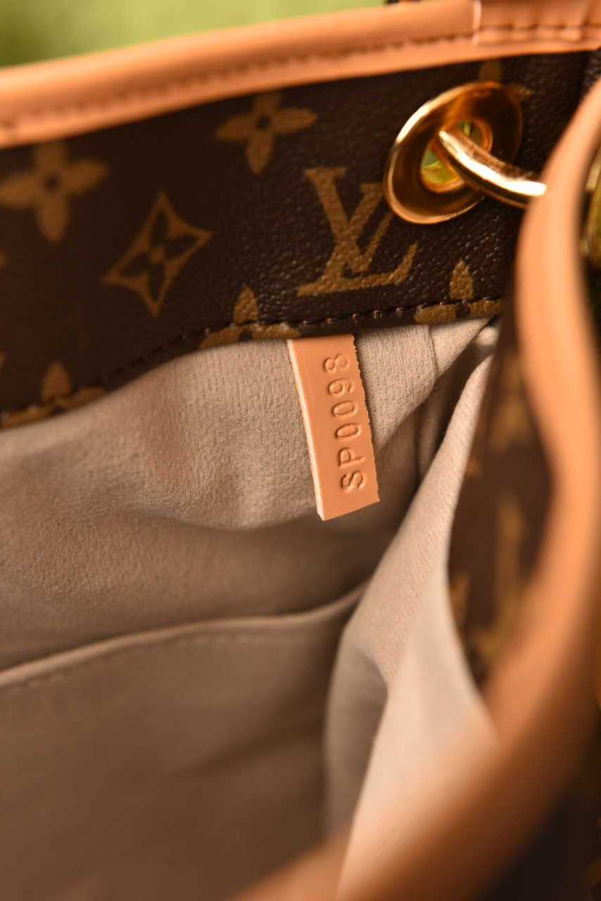 LV ARTSY MM