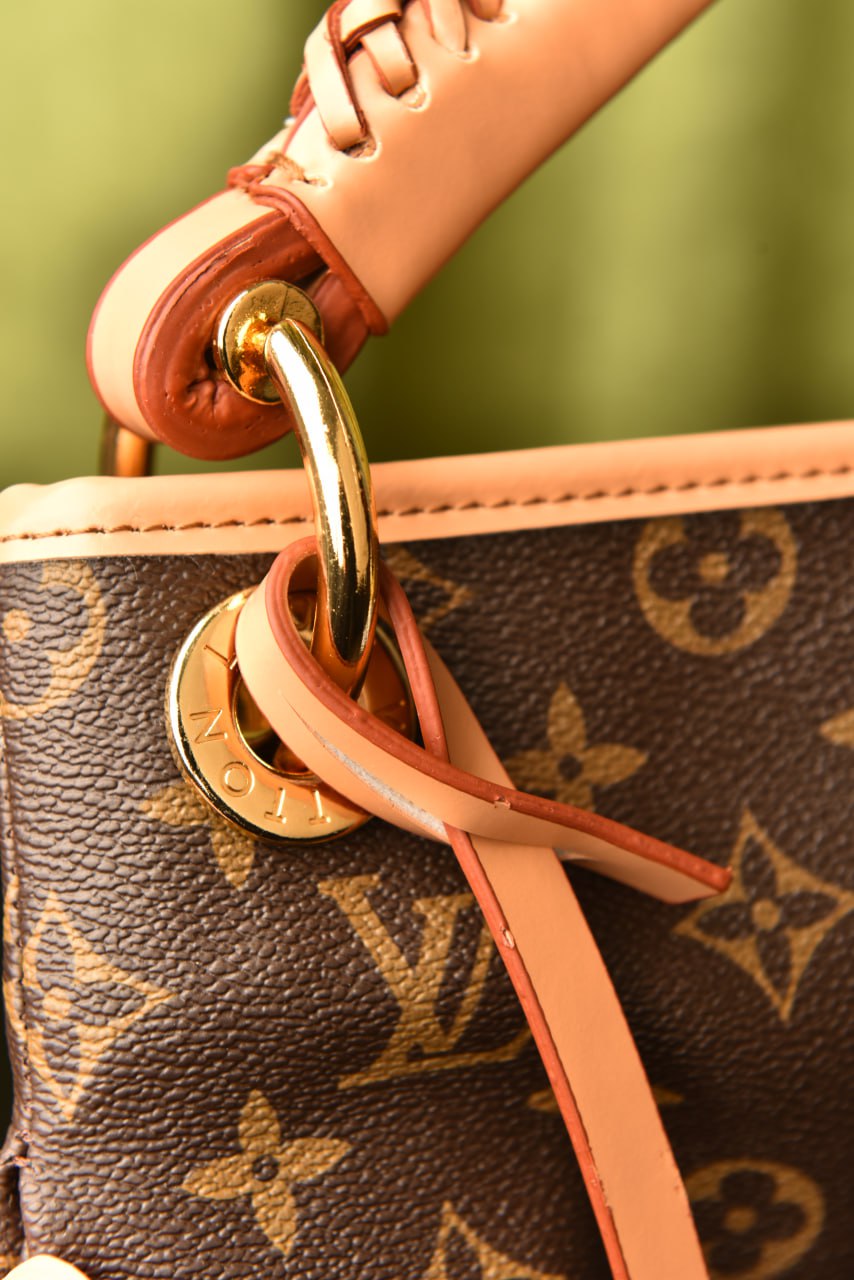 LV ARTSY MM