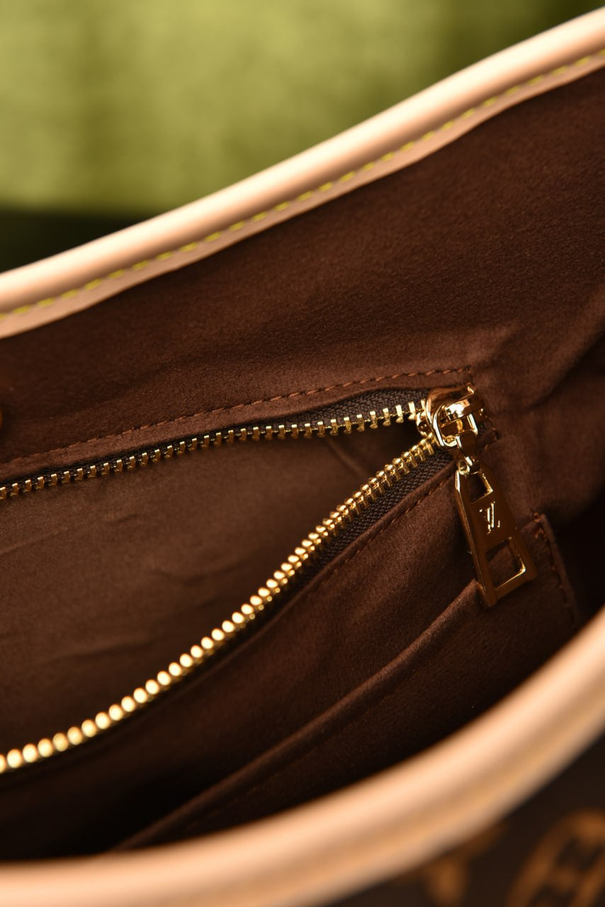 LOUIS VUITTON CARRYALL PM