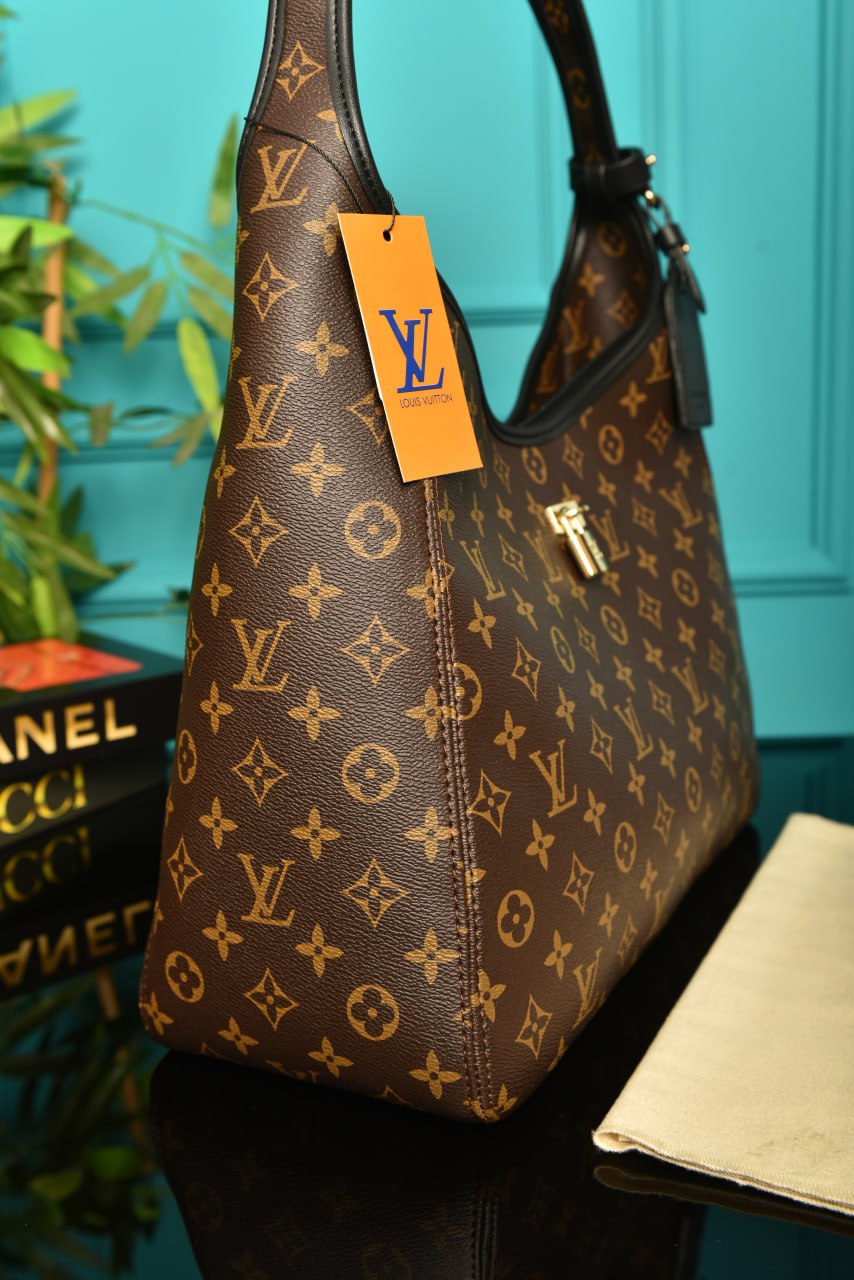 LOUIS VUITTON THE DROP GM