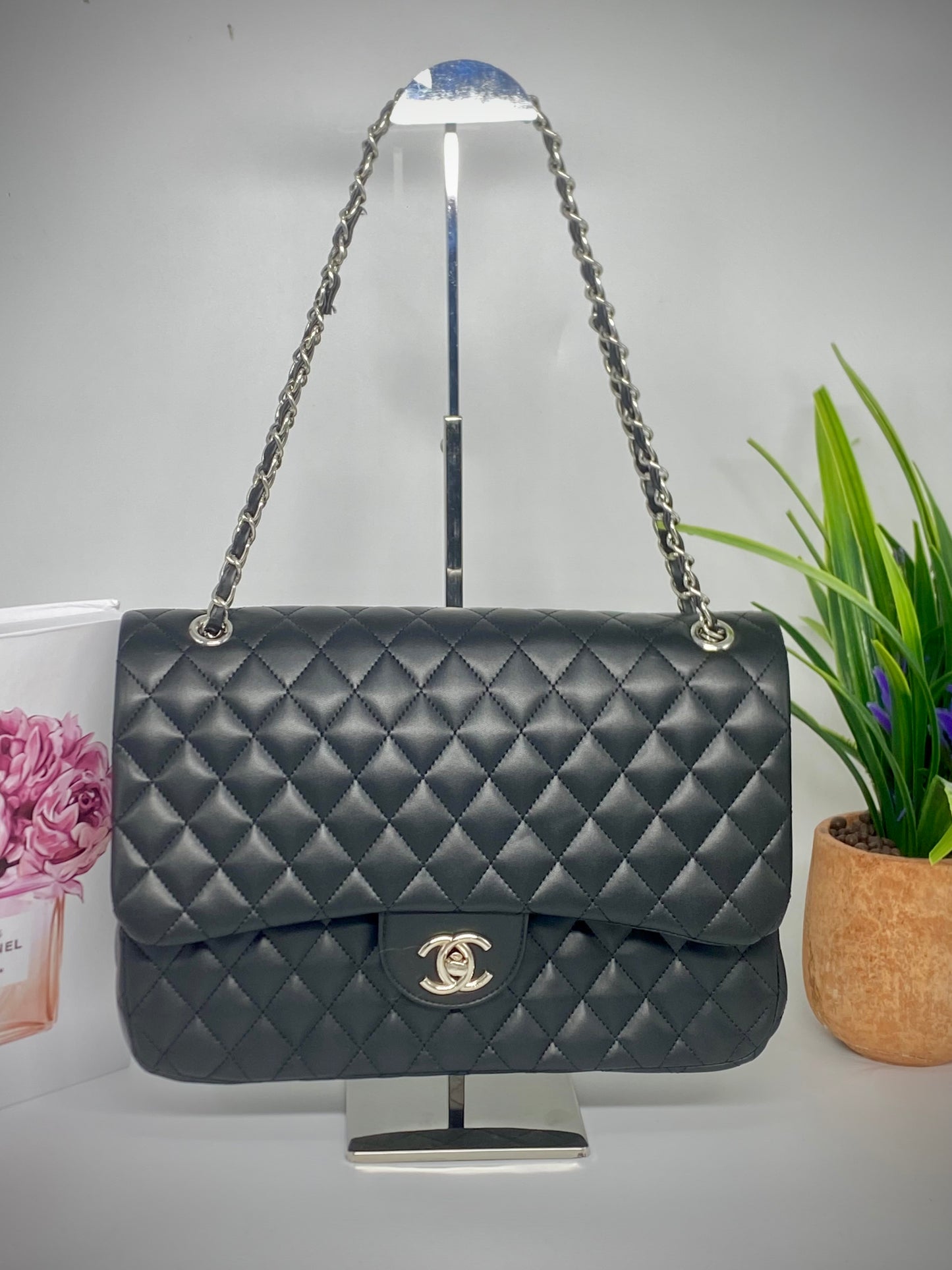 Chanel classic  flap black maxi