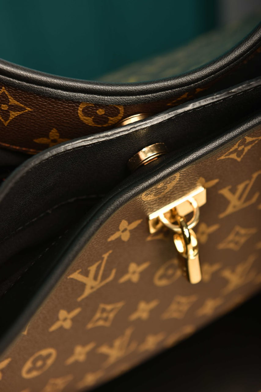 LOUIS VUITTON THE DROP GM