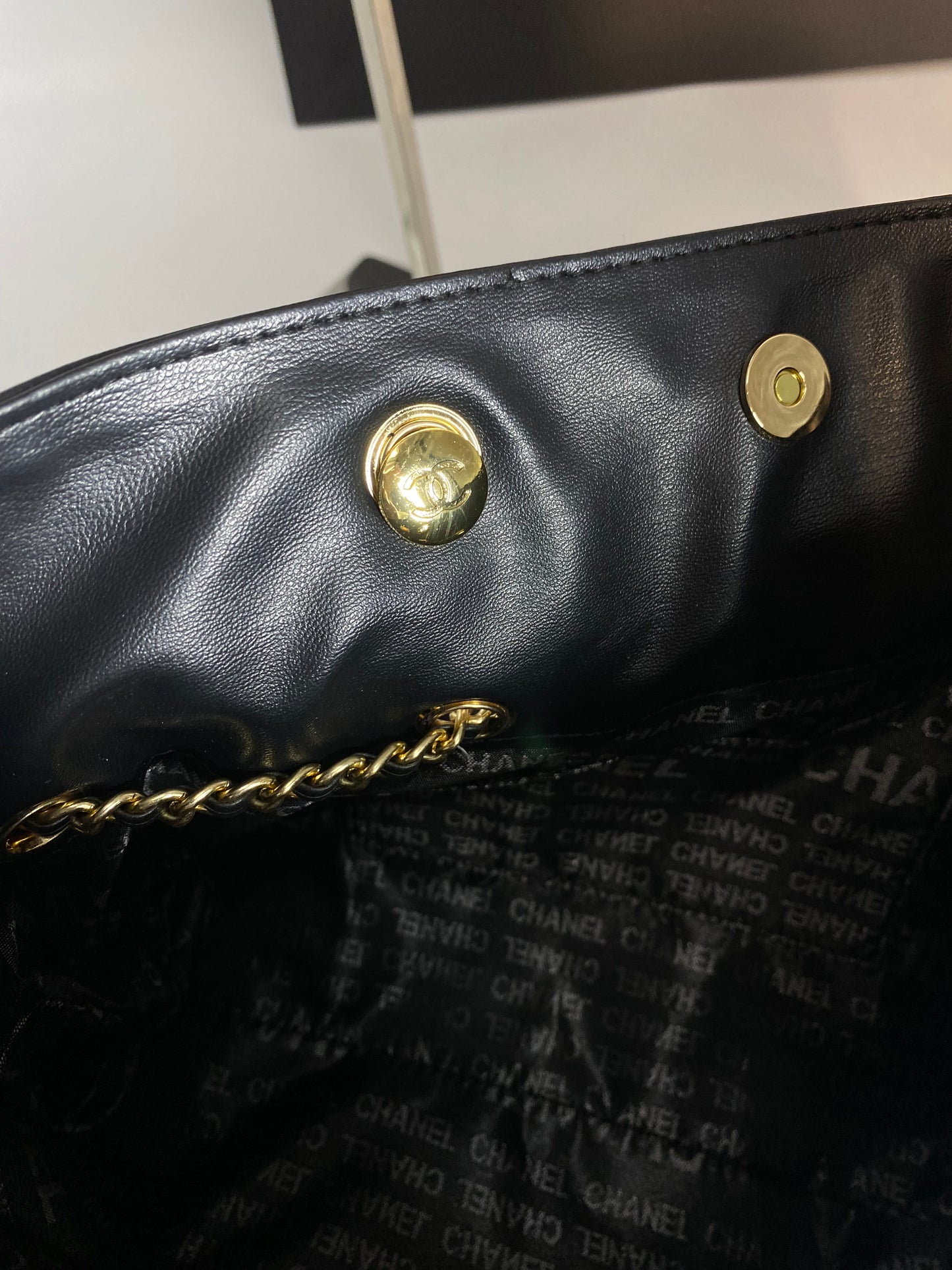 CHANEL DRAWSTRING SHOPPING block