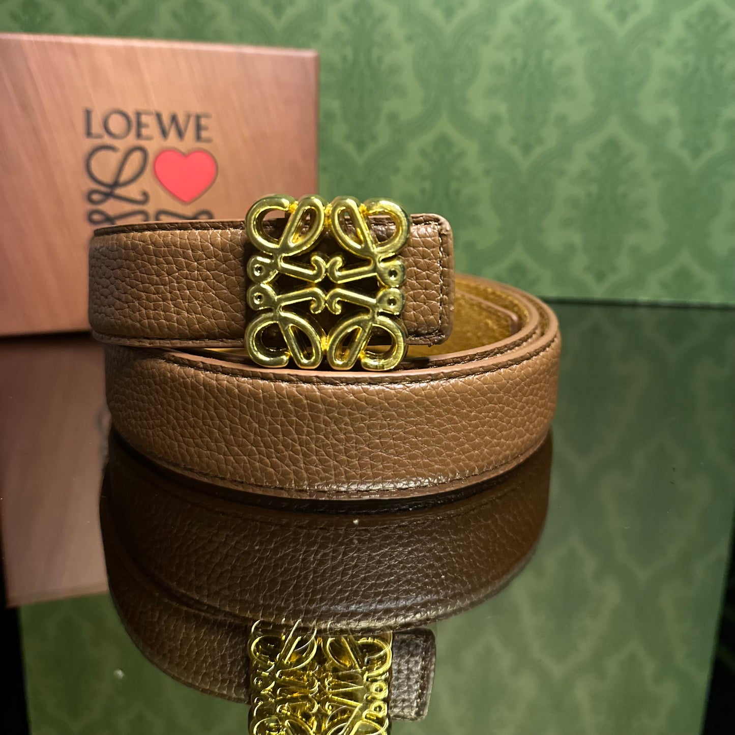 LOEWE δερμάτινη