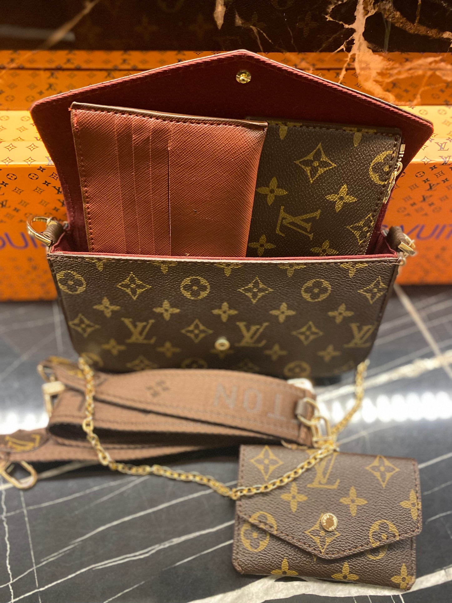 Louis Vuitton flic pochette multi