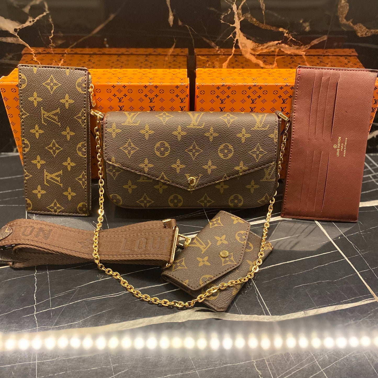 Louis Vuitton flic pochette multi