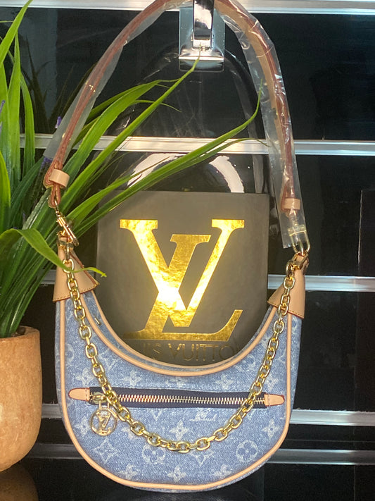 Louis Vuitton loop bag