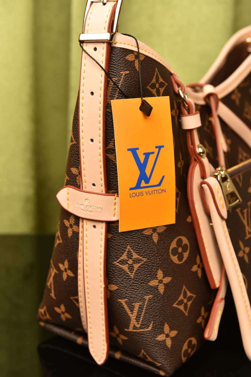 LOUIS VUITTON CARRYALL PM