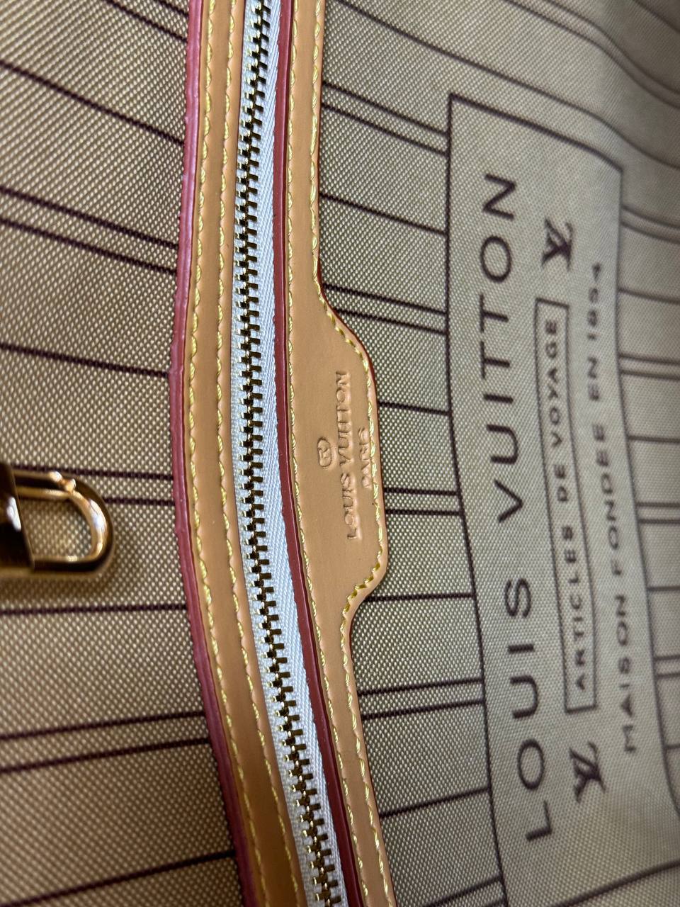 LOUIS VUITTON MEVERFULL