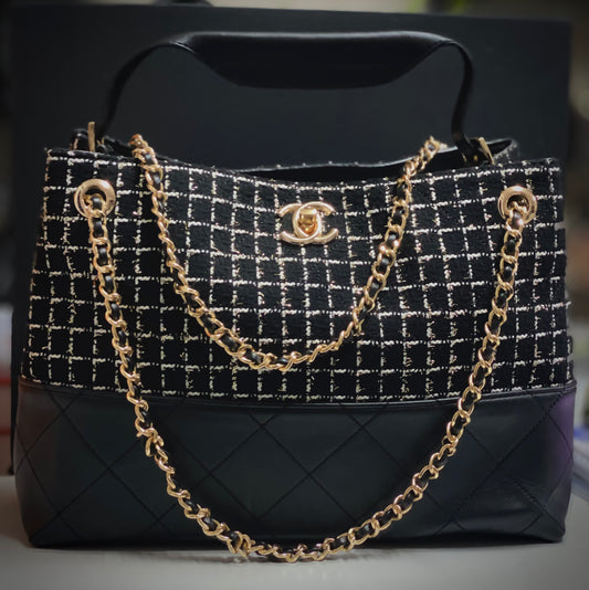 CHANEL SHOPPING BAG