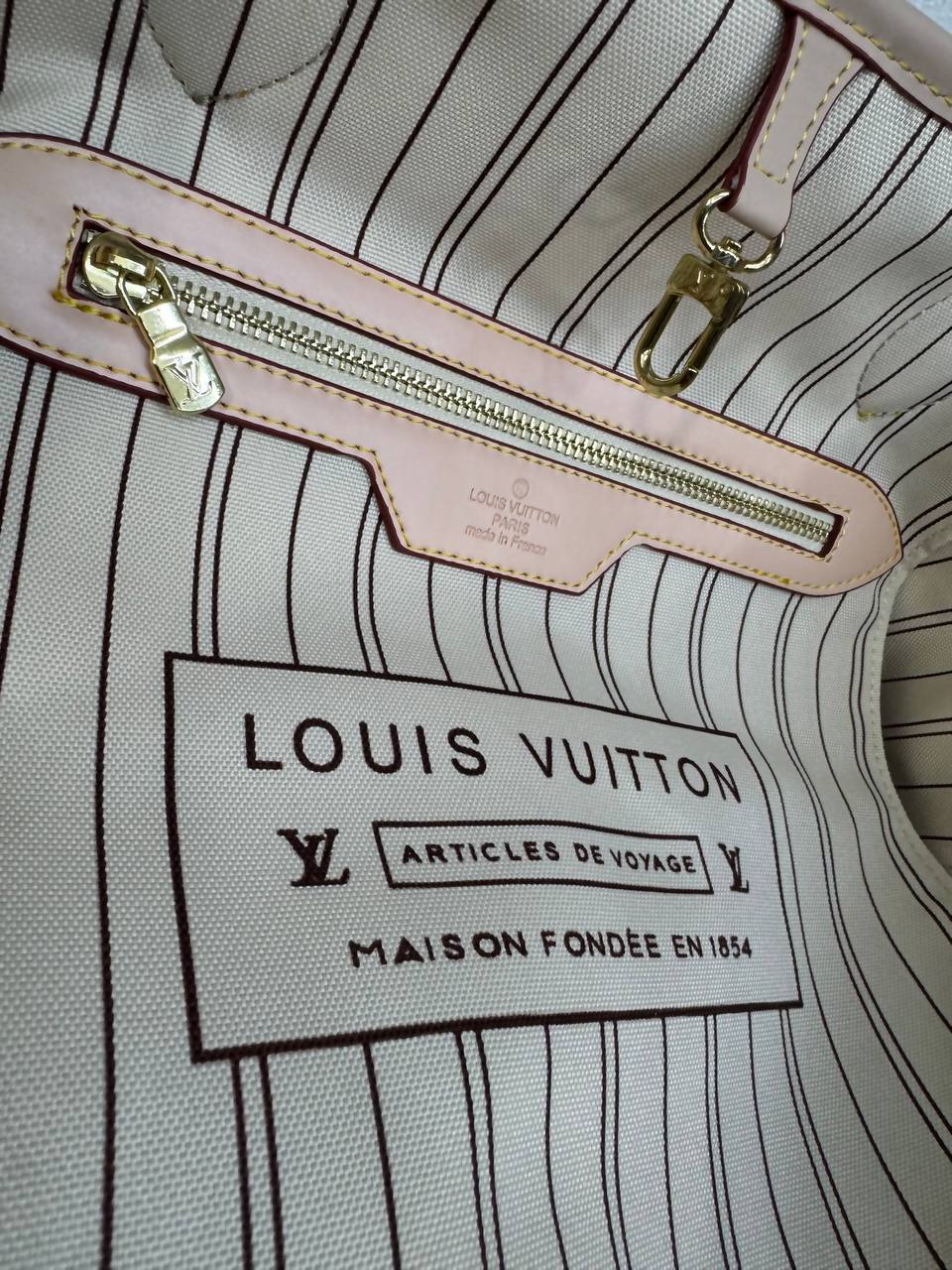 LOUIS VUITTON