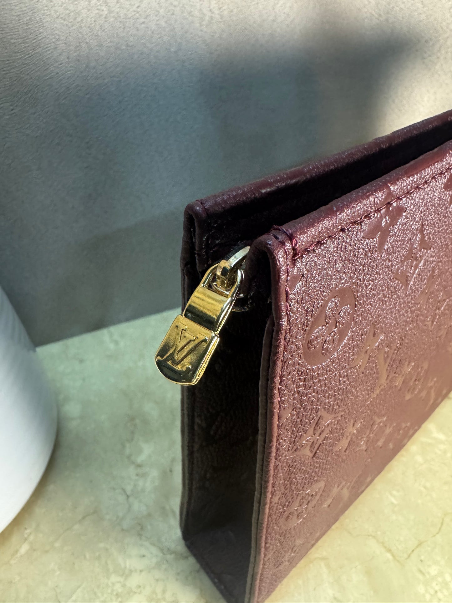 LV poche toilette NM